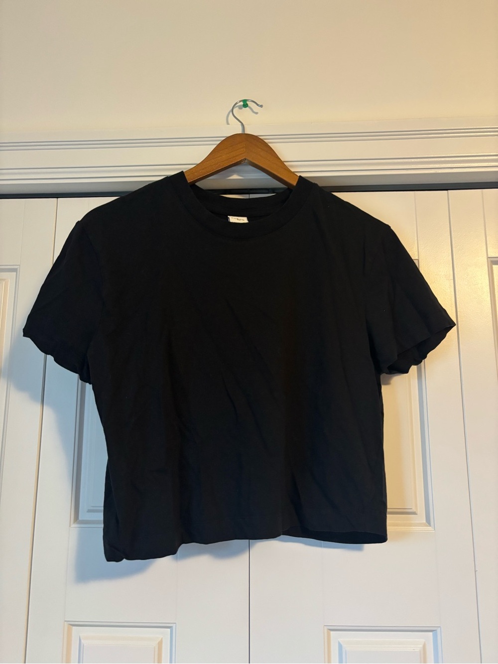 ☀️ J.O & Co ☀️ plain black tee
